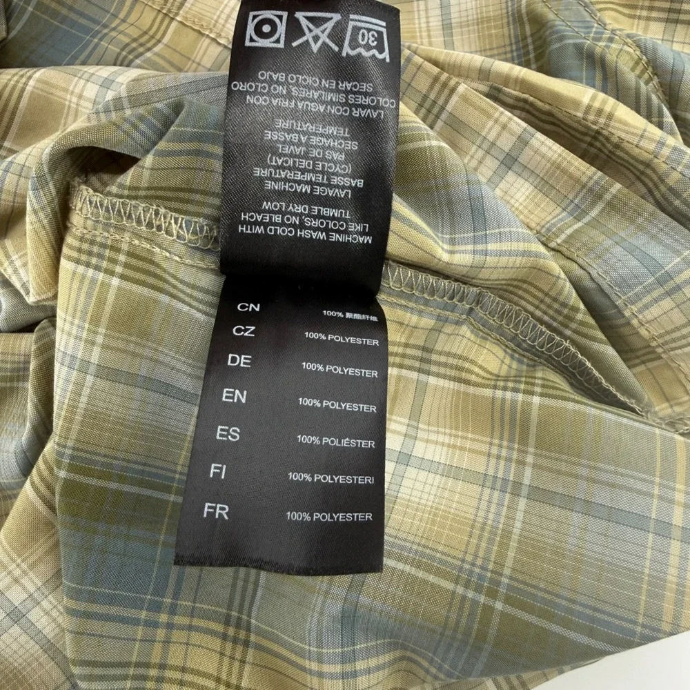 Kuhl Eluxur Mens Large Green Plaid Short Sleeve Button Down Hiking Outdoor Shirt